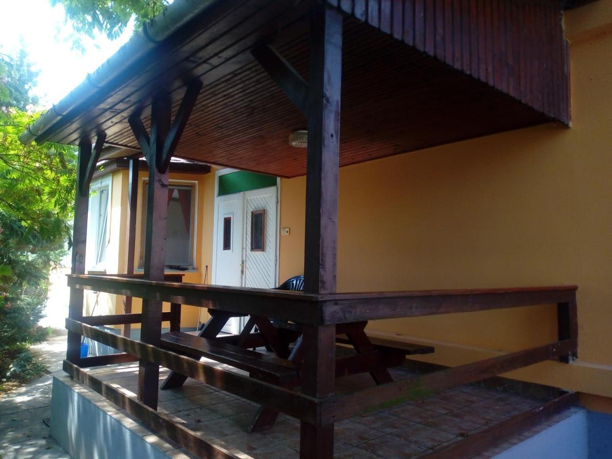 Villa Abádi Karmazsin Ház Abádszalók Esterno foto