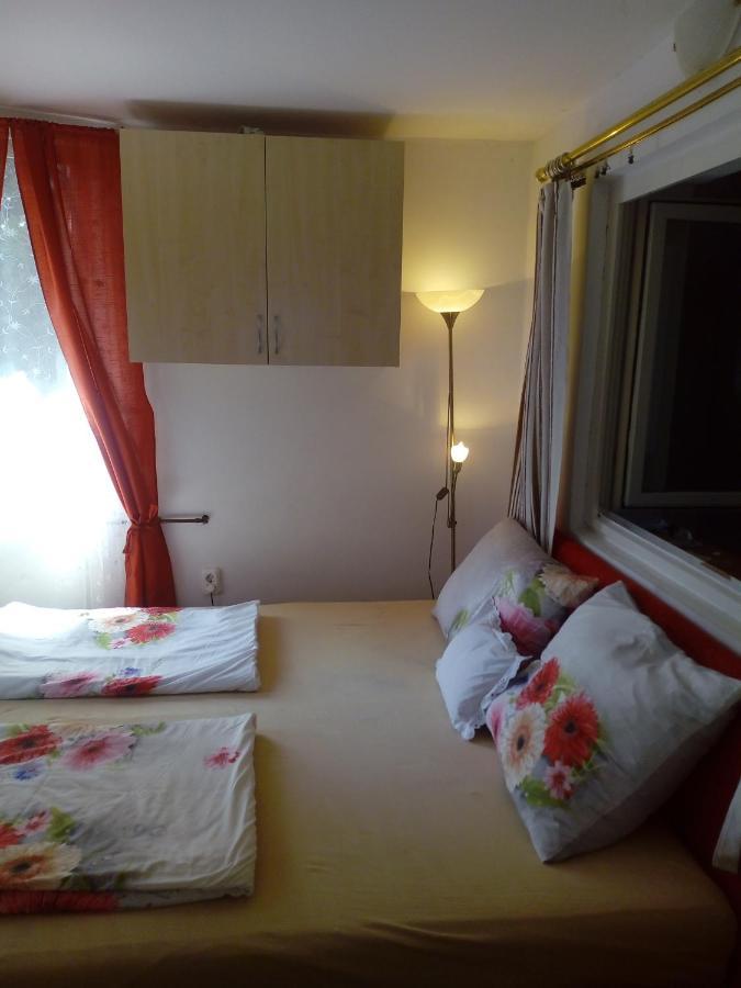 Villa Abádi Karmazsin Ház Abádszalók Esterno foto